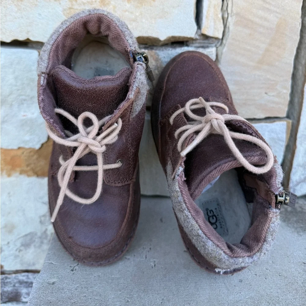 UGG Orin‎ Kids Brown Leather Lace-Up Boots w/shearling lining Sz-12 Toddler.   X